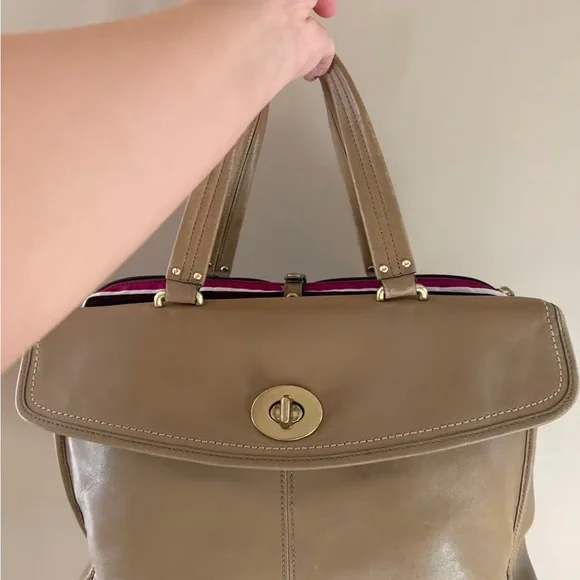 Coach Tan Leather Shoulder Bag with Pink Interior - Picture 2 of 5